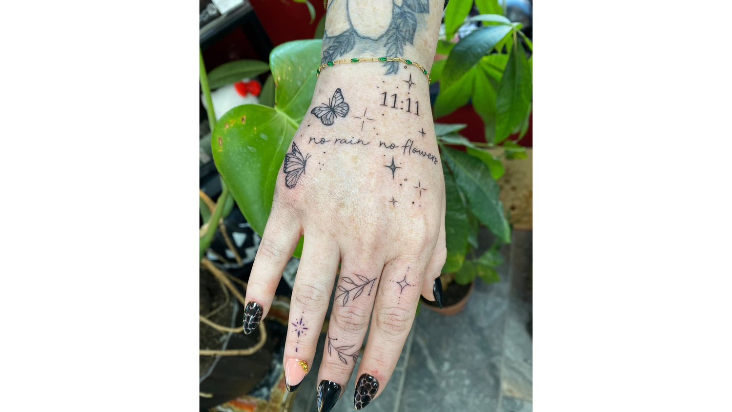 tiny tattoos small tattoos